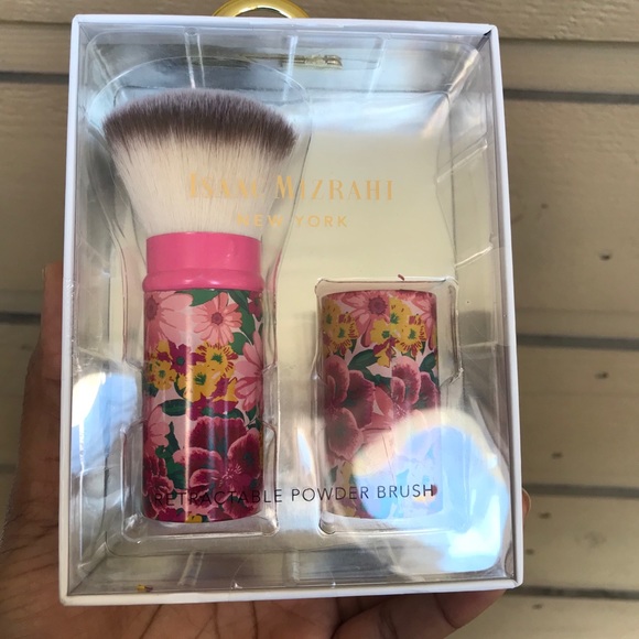 Isaac Mizrahi Retractable Powder Brush